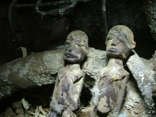 Altarfiguren von Dépité bei Kabanté, neun Jahre alt